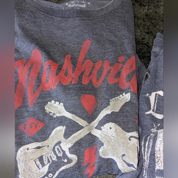 Lucky Brand Nashville Guitars tee - Picture 4 of 14